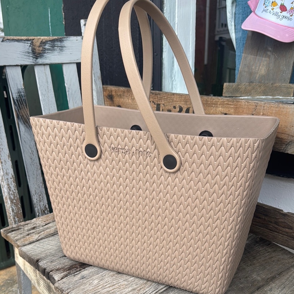 Beige XL Women’s Versa Tote Bag New with Tags